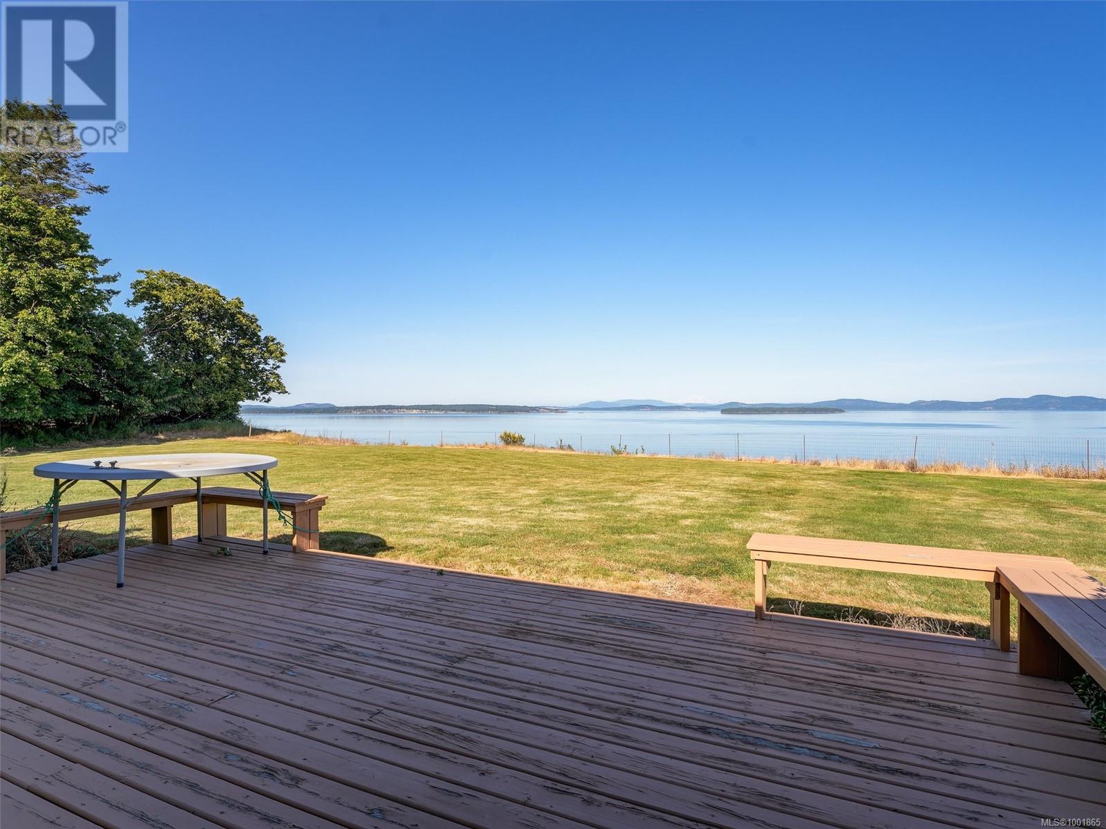 3191 Martindale Rd, Central Saanich, British Columbia  V8L 1V2 - Photo 8 - 1001865