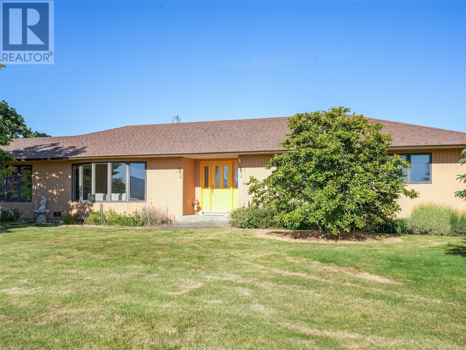 3191 Martindale Rd, Central Saanich, British Columbia  V8L 1V2 - Photo 9 - 1001865