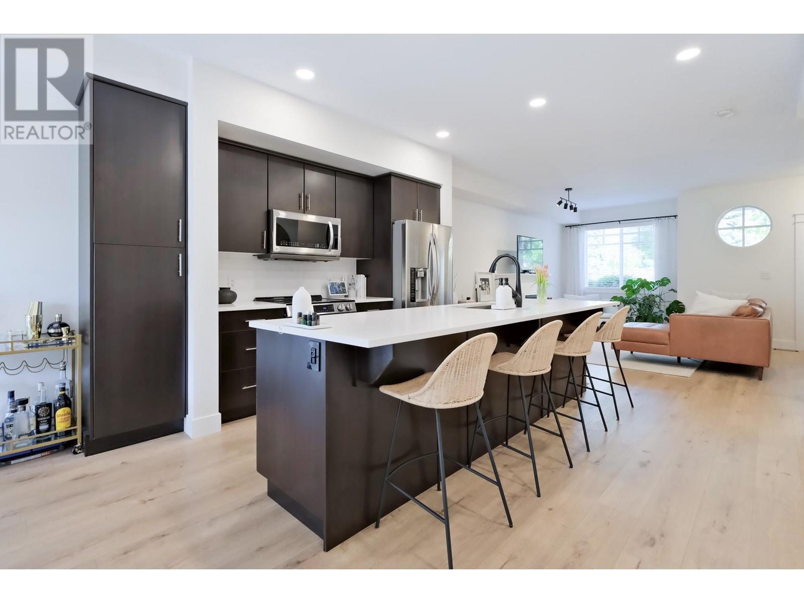 Property at 433 McCarren Avenue Unit# 20 image 4