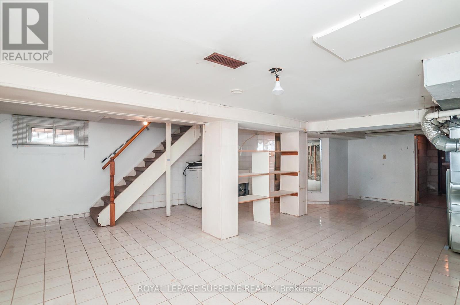 184 Dunraven Drive, Toronto, Ontario  M6M 1H5 - Photo 13 - W12191997