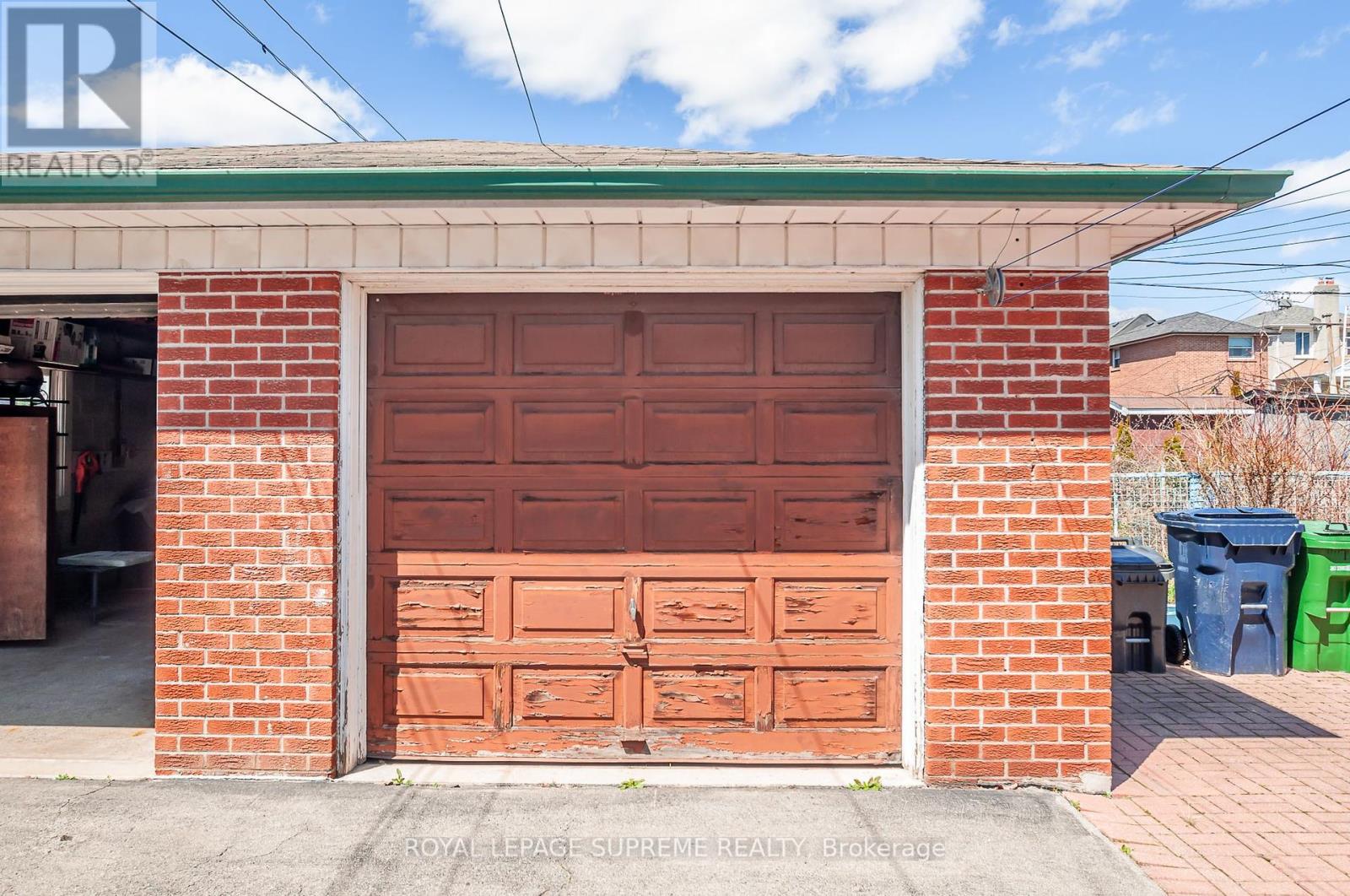 184 Dunraven Drive, Toronto, Ontario  M6M 1H5 - Photo 16 - W12191997