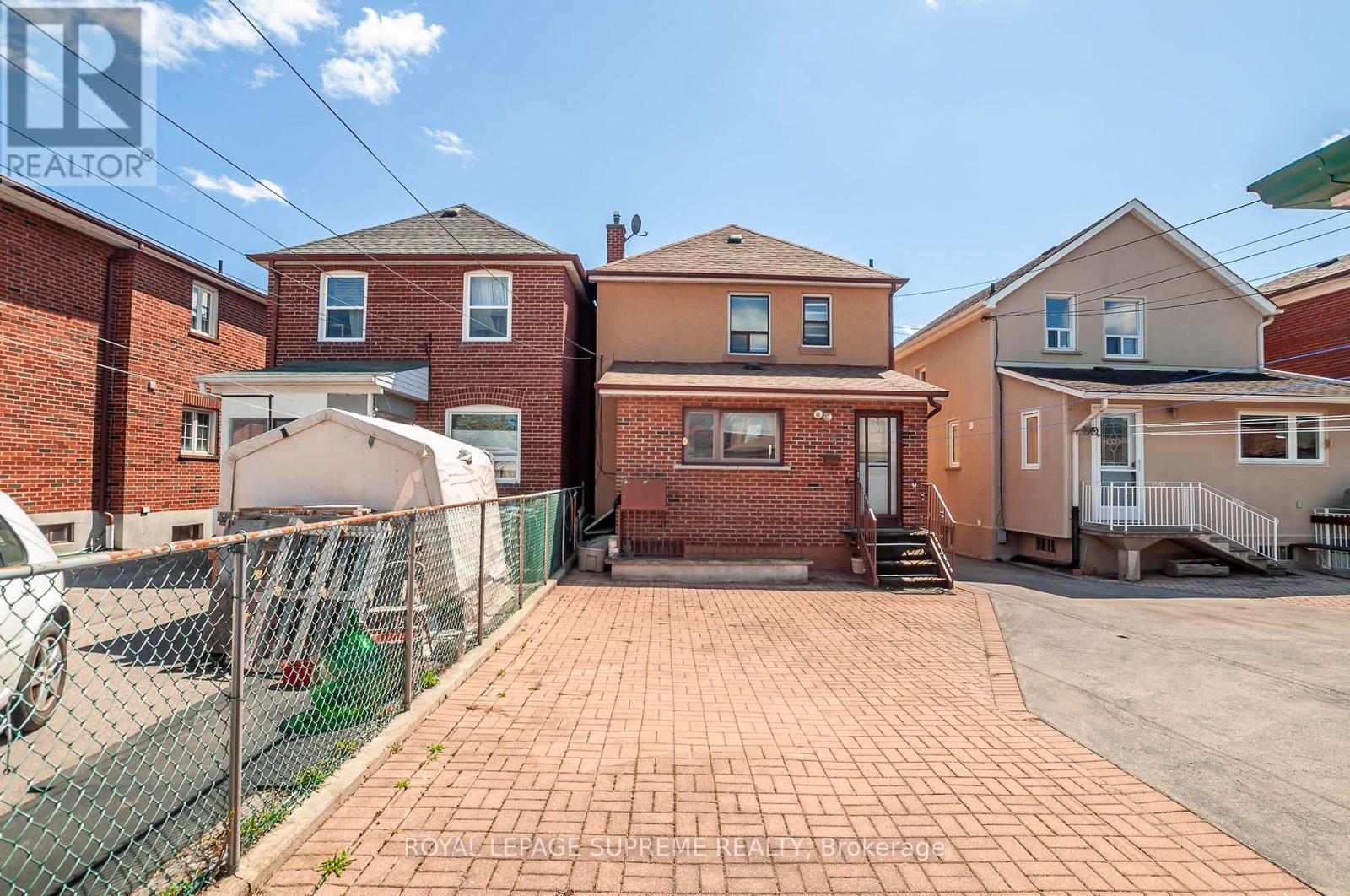 184 Dunraven Drive, Toronto, Ontario  M6M 1H5 - Photo 17 - W12191997