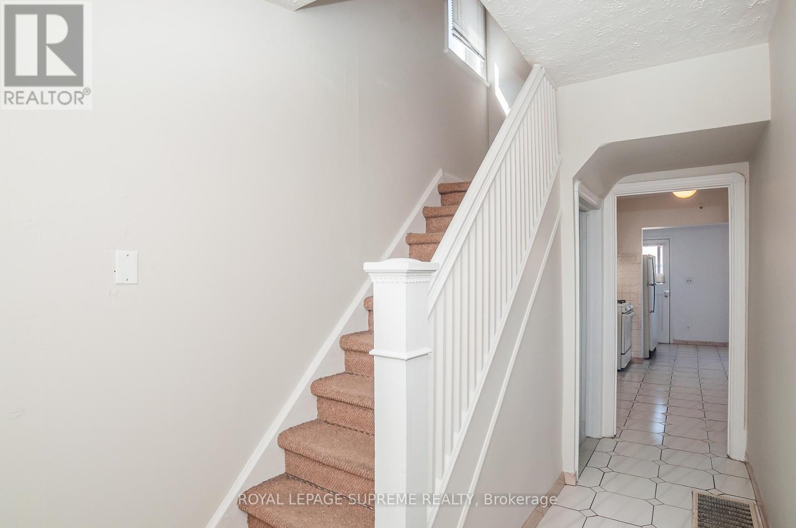 184 Dunraven Drive, Toronto, Ontario  M6M 1H5 - Photo 3 - W12191997