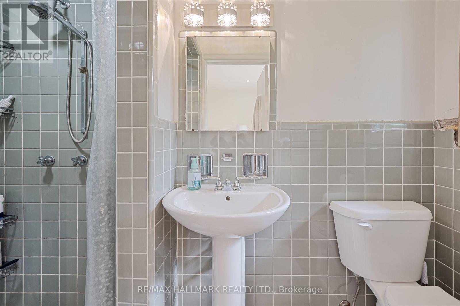 1616 Islington Avenue, Toronto, Ontario  M9A 3M6 - Photo 24 - W12192006