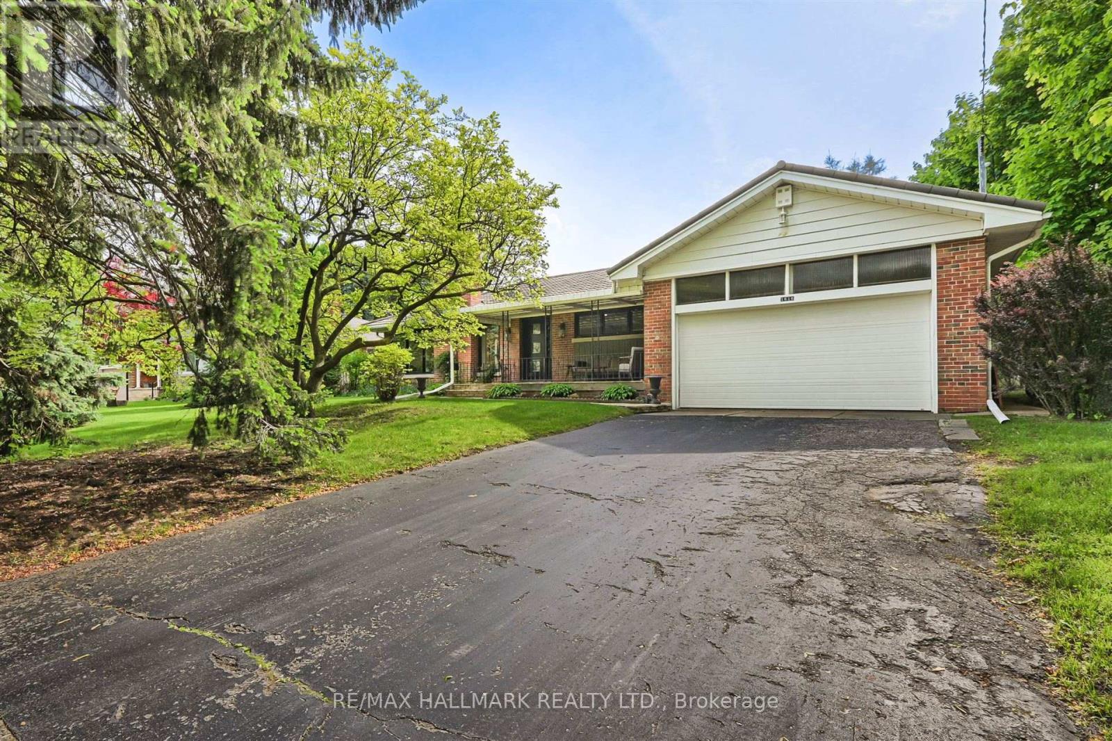 1616 Islington Avenue, Toronto (Princess-Rosethorn), Ontario  M9A 3M6 - Photo 3 - W12192006