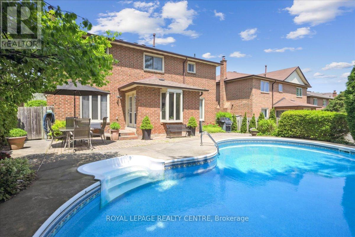 1898 Flintlock Court, Mississauga (Erin Mills), Ontario  L5L 3E1 - Photo 39 - W12192031