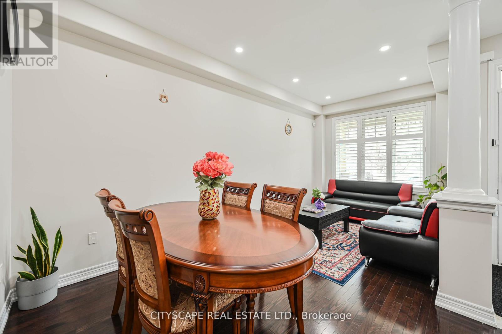 26 Merrickville Way, Brampton, Ontario  L6Y 0V5 - Photo 4 - W12192048