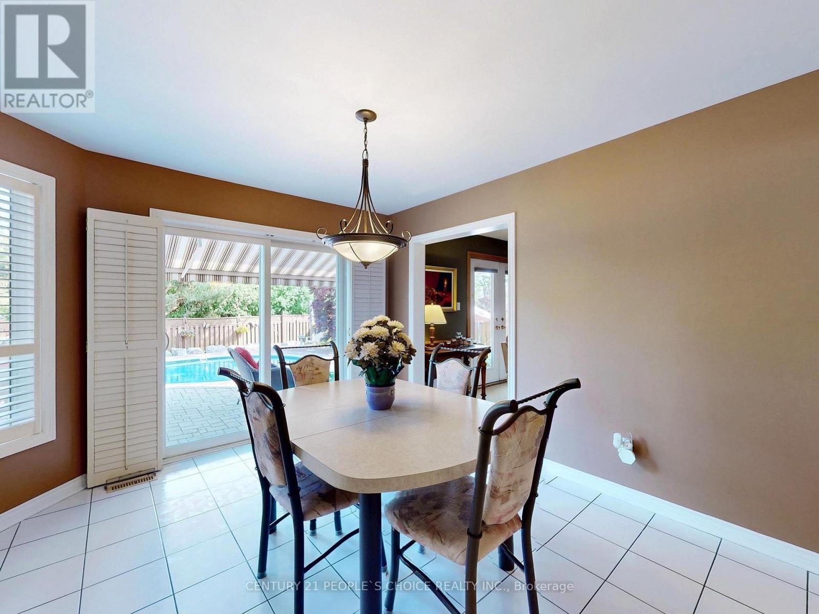 1340 Whitewater Lane, Mississauga, Ontario  L5V 1L8 - Photo 13 - W12192086