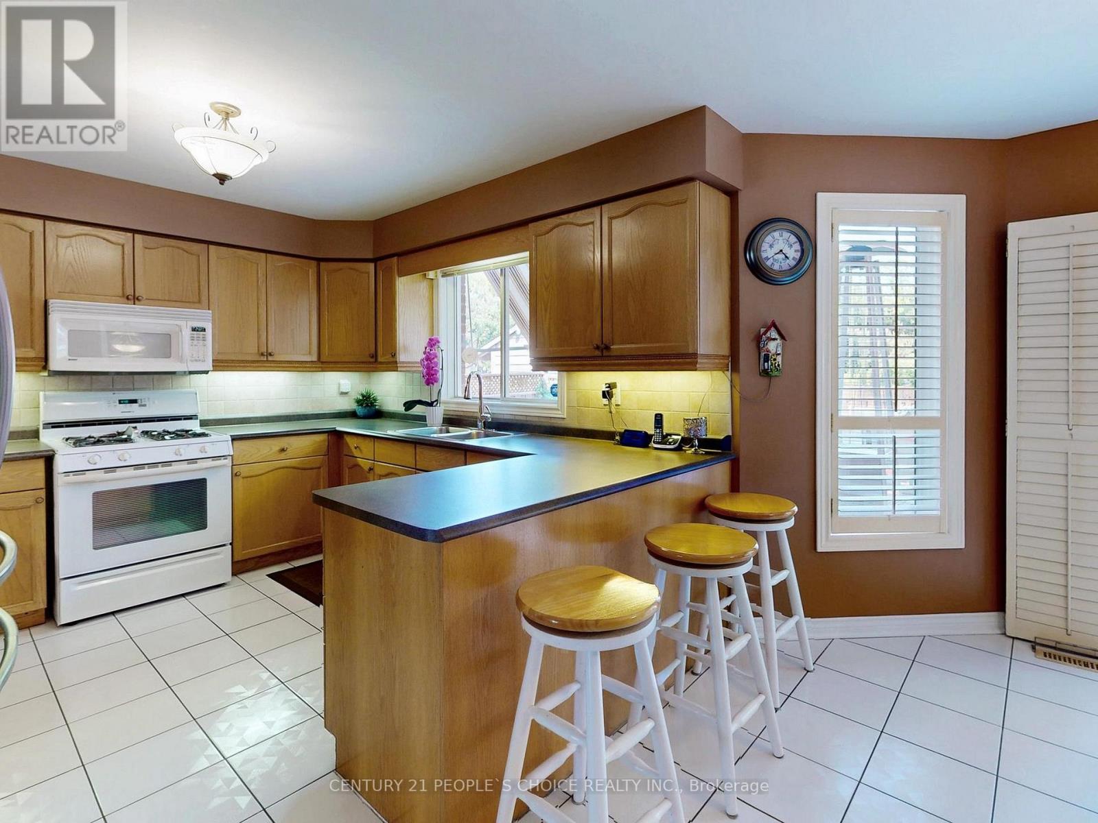 1340 Whitewater Lane, Mississauga, Ontario  L5V 1L8 - Photo 14 - W12192086