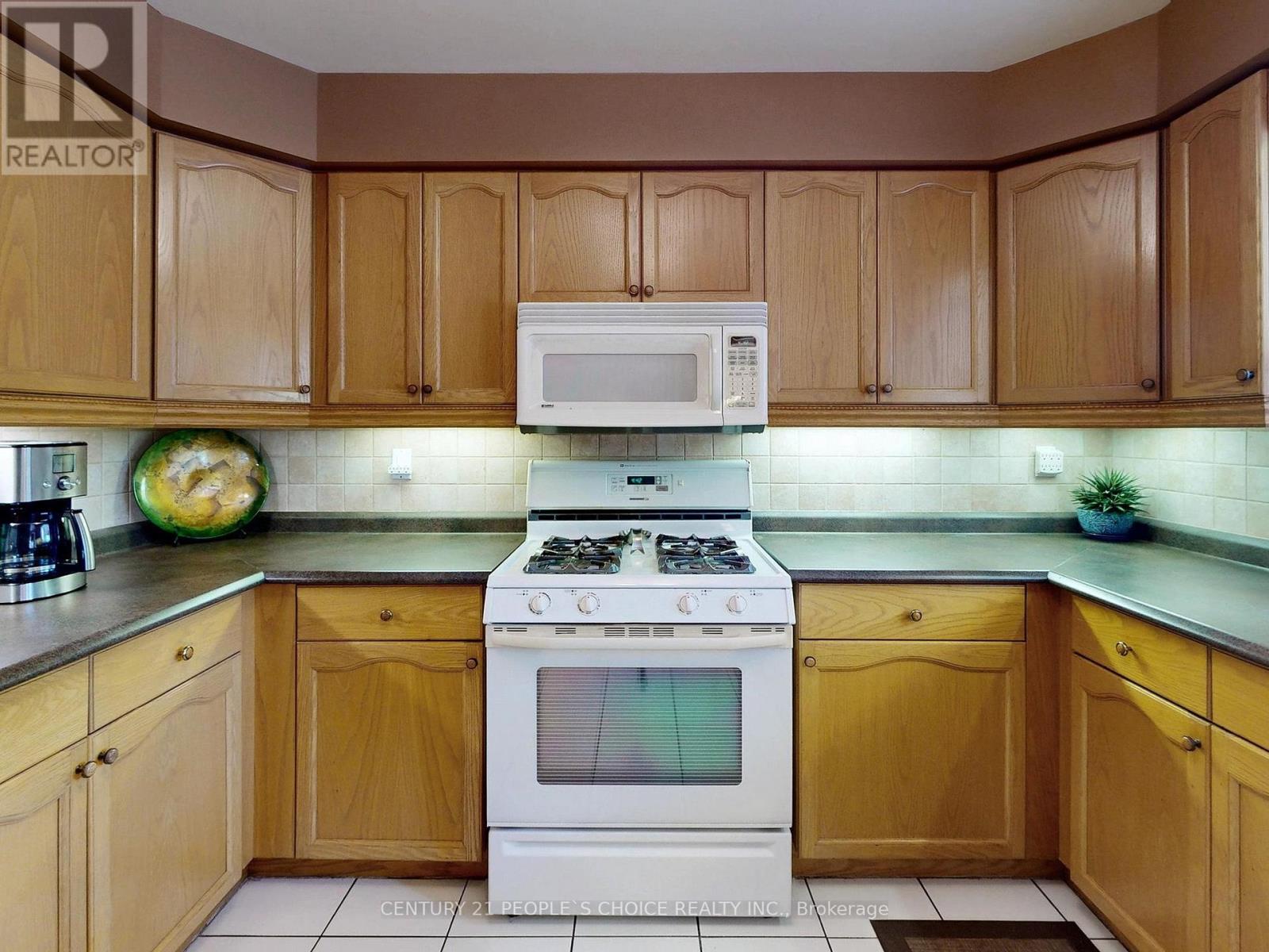 1340 Whitewater Lane, Mississauga, Ontario  L5V 1L8 - Photo 15 - W12192086