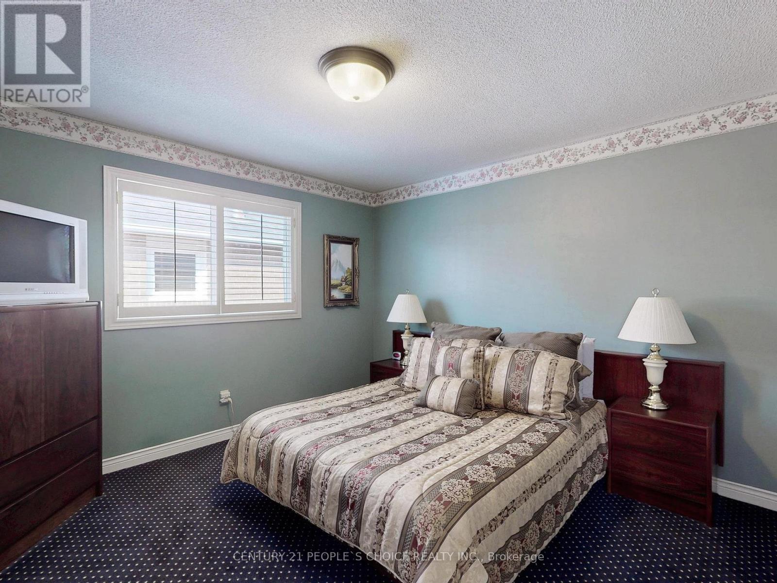 1340 Whitewater Lane, Mississauga, Ontario  L5V 1L8 - Photo 19 - W12192086