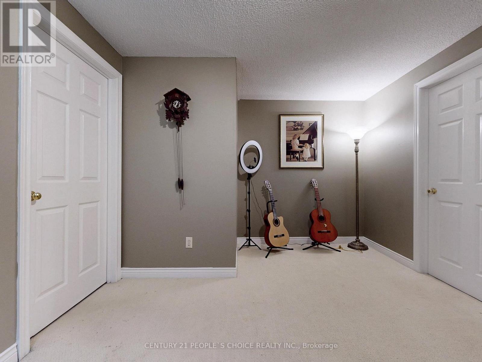 1340 Whitewater Lane, Mississauga, Ontario  L5V 1L8 - Photo 23 - W12192086