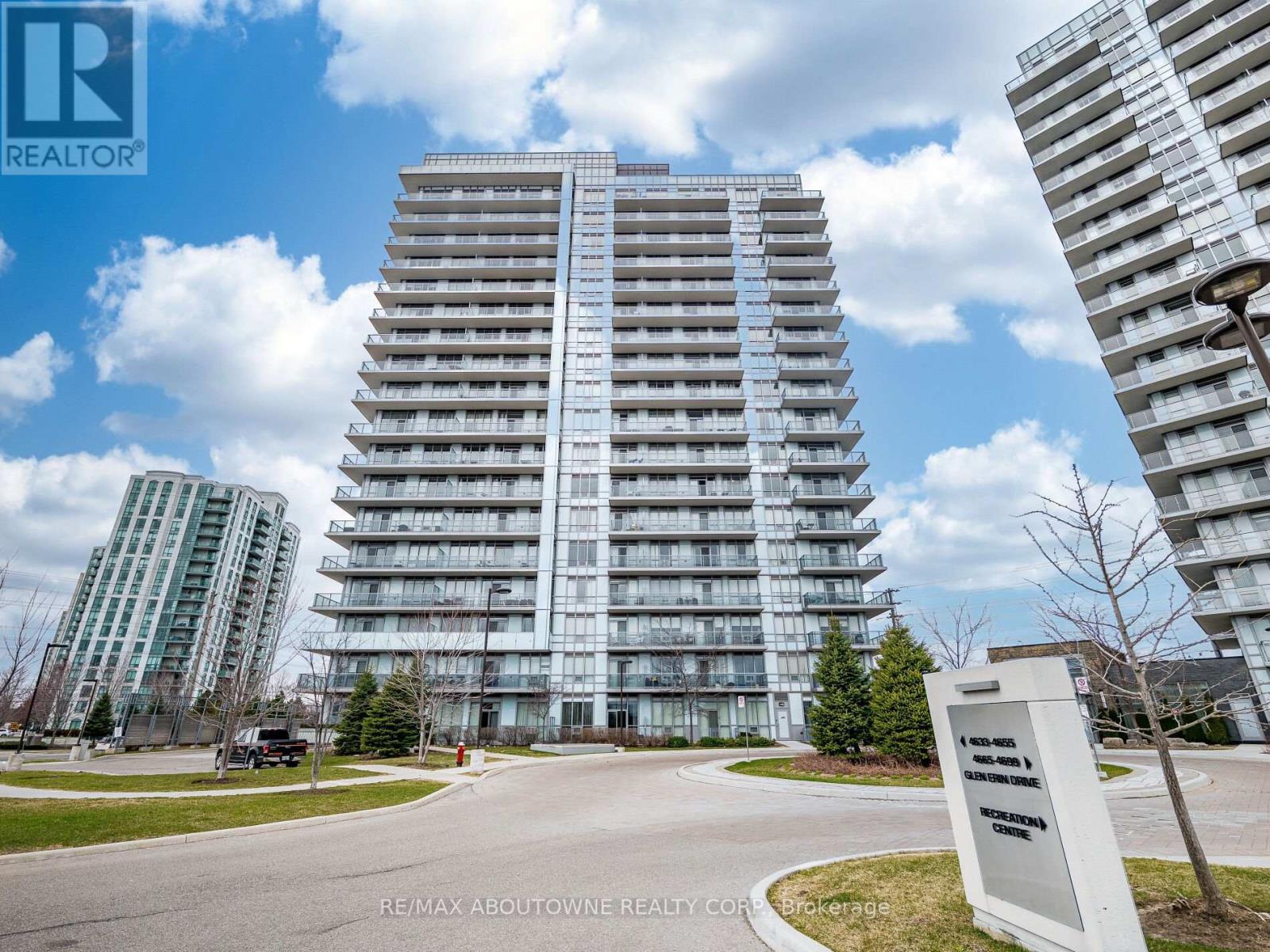 704 - 4633 Glen Erin Drive, Mississauga, Ontario  L5M 7E1 - Photo 1 - W12192091