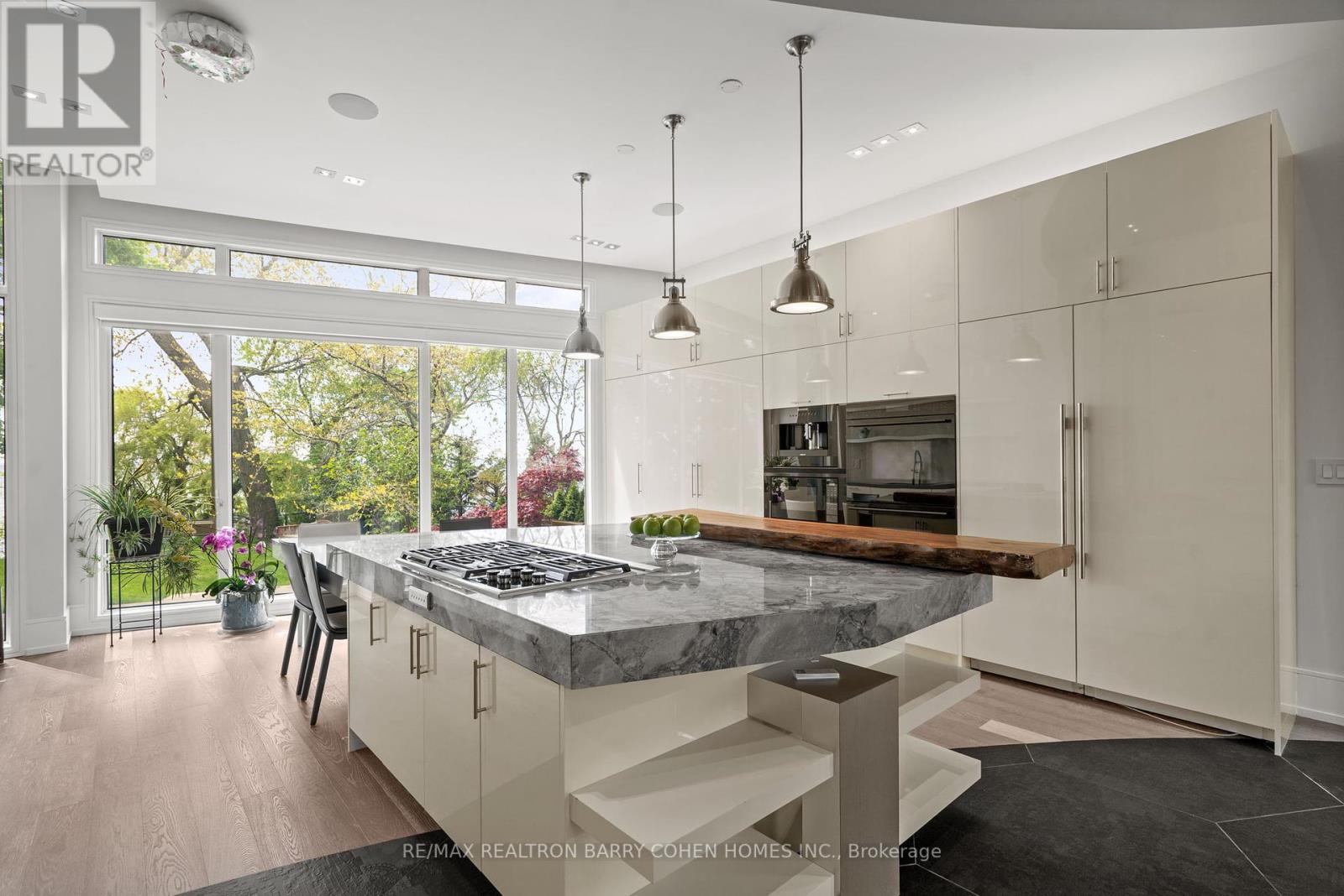 67 Lake Promenade, Toronto (Long Branch), Ontario  M8W 1A2 - Photo 14 - W12192096