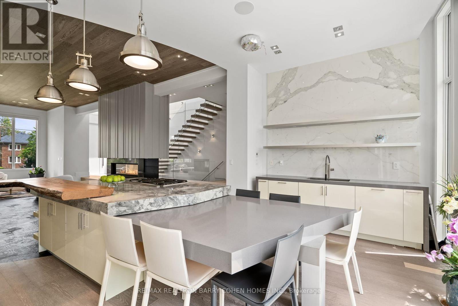 67 Lake Promenade, Toronto (Long Branch), Ontario  M8W 1A2 - Photo 17 - W12192096