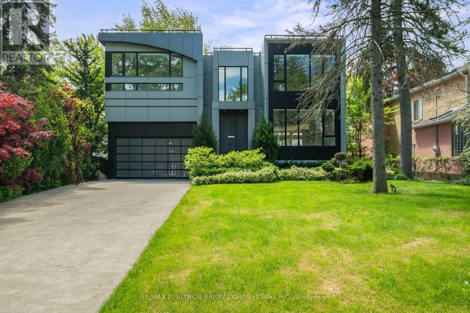 67 Lake Promenade, Toronto (Long Branch), Ontario  M8W 1A2 - Photo 2 - W12192096