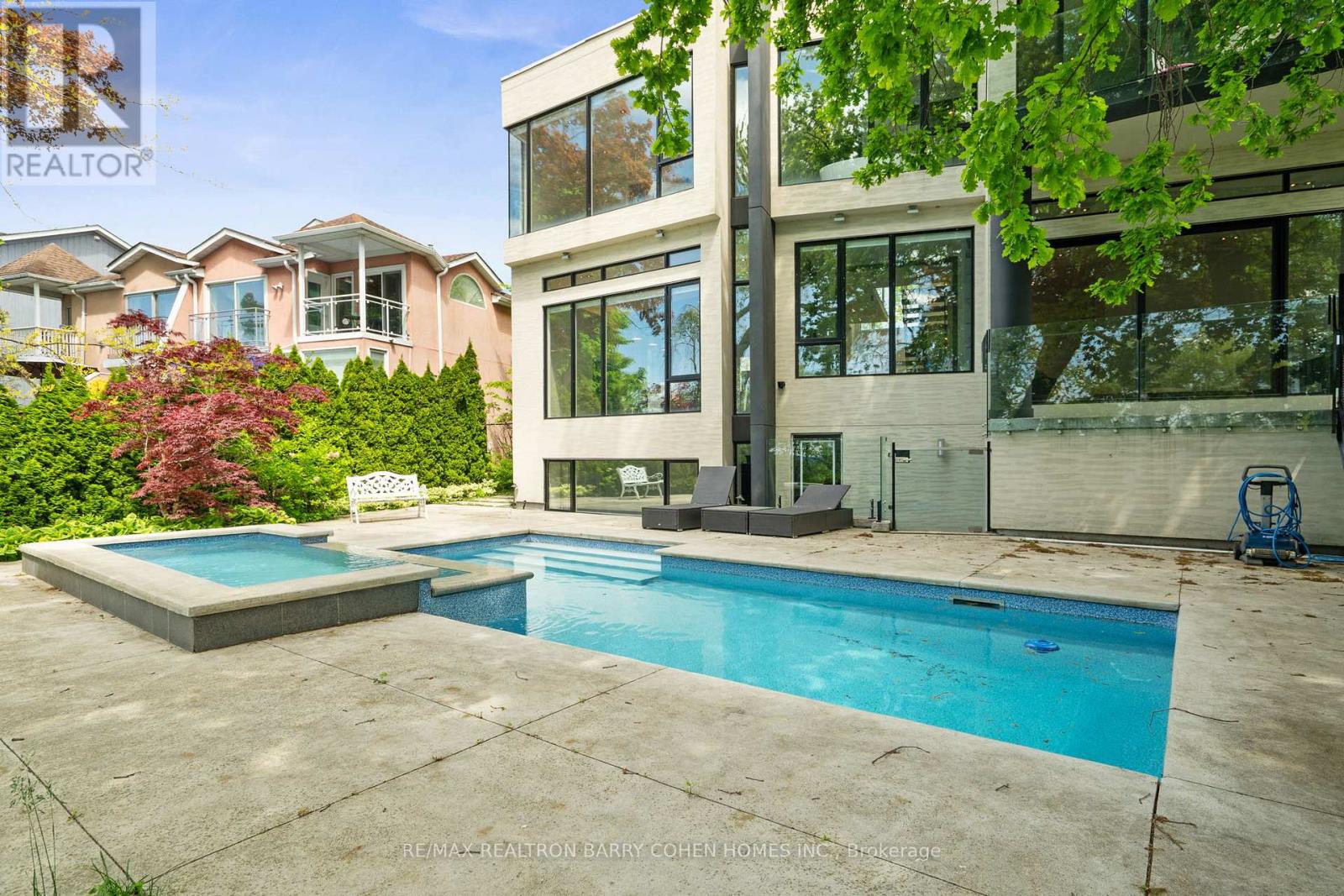 67 Lake Promenade, Toronto (Long Branch), Ontario  M8W 1A2 - Photo 44 - W12192096