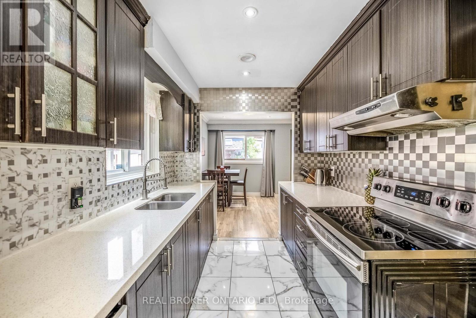 72 Bruce Beer Drive, Brampton, Ontario  L6V 2W9 - Photo 9 - W12192111