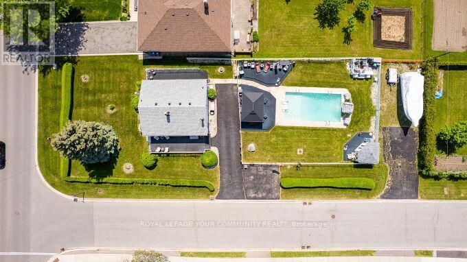 Property at 166 MELVILLE AVENUE image 3