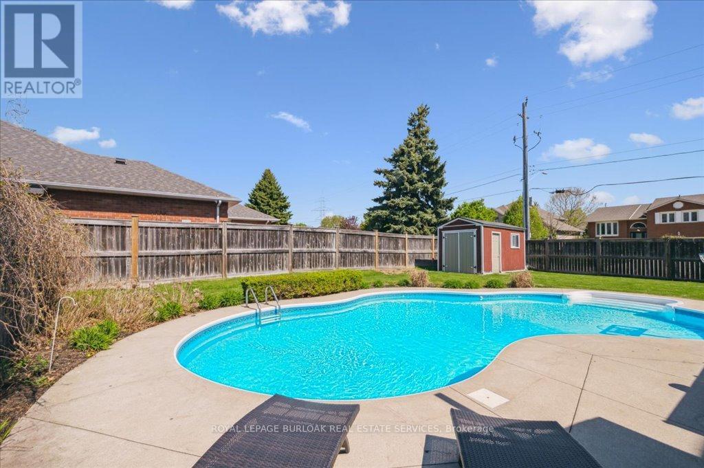 3299 Star Lane, Burlington, Ontario  L7M 5A4 - Photo 37 - W12192147