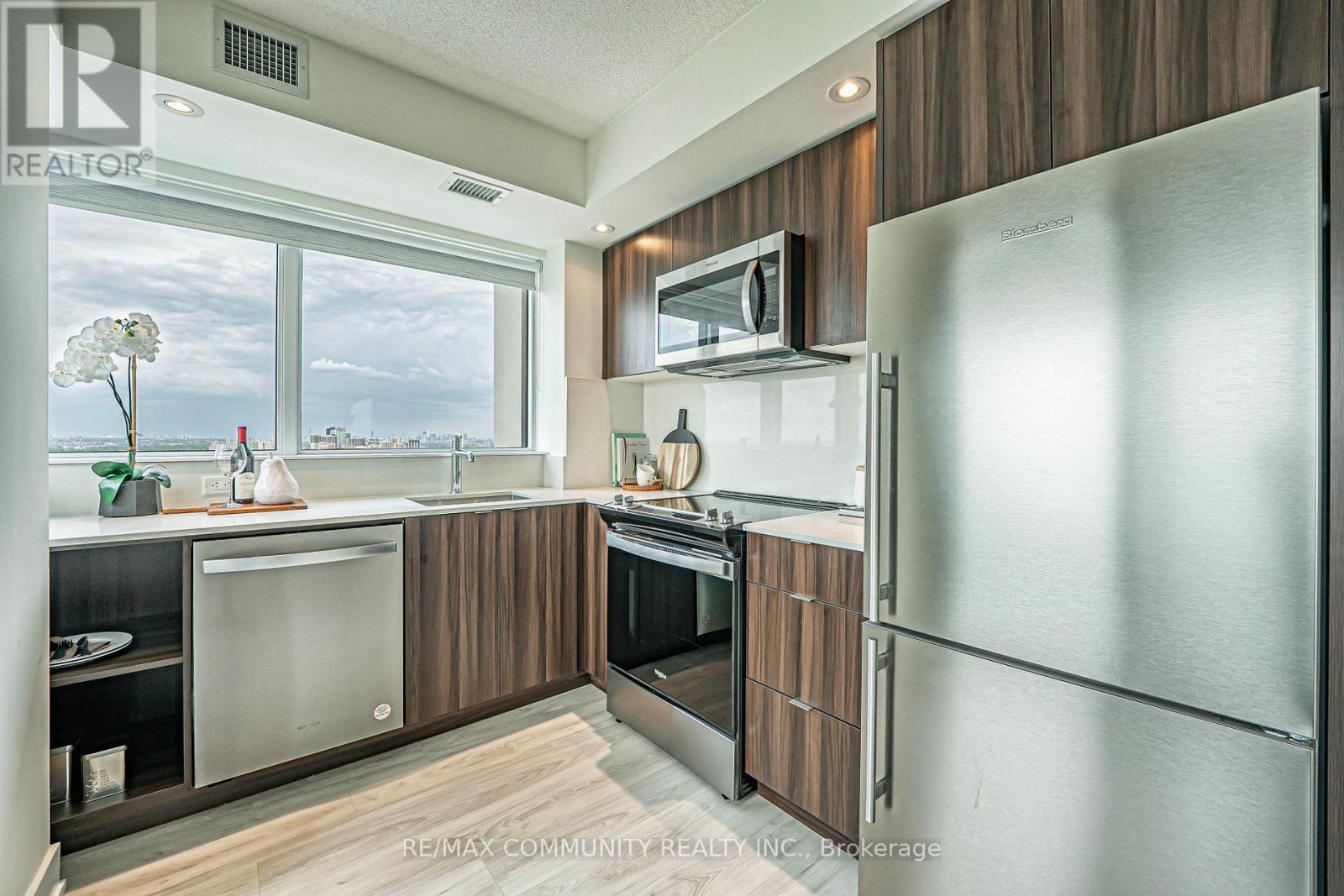 2606 - 10 Eva Road, Toronto (Etobicoke West Mall), Ontario  M9C 0B3 - Photo 18 - W12192153