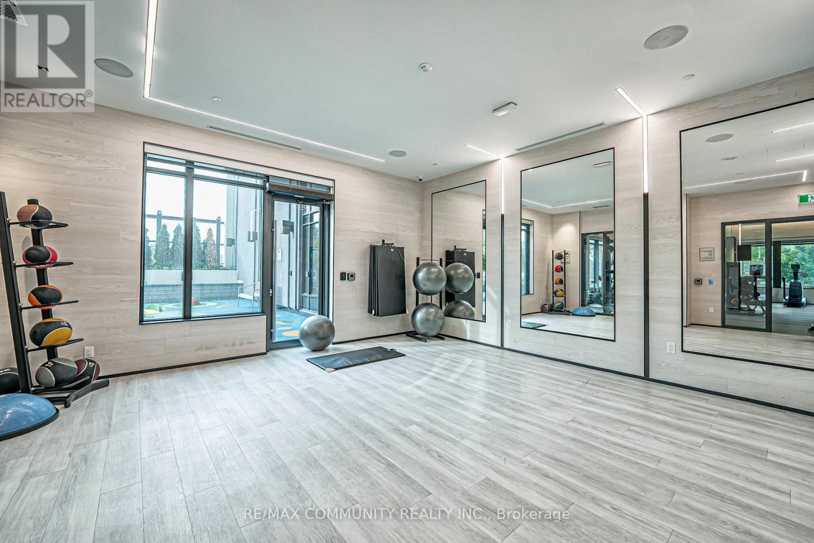 2606 - 10 Eva Road, Toronto (Etobicoke West Mall), Ontario  M9C 0B3 - Photo 32 - W12192153
