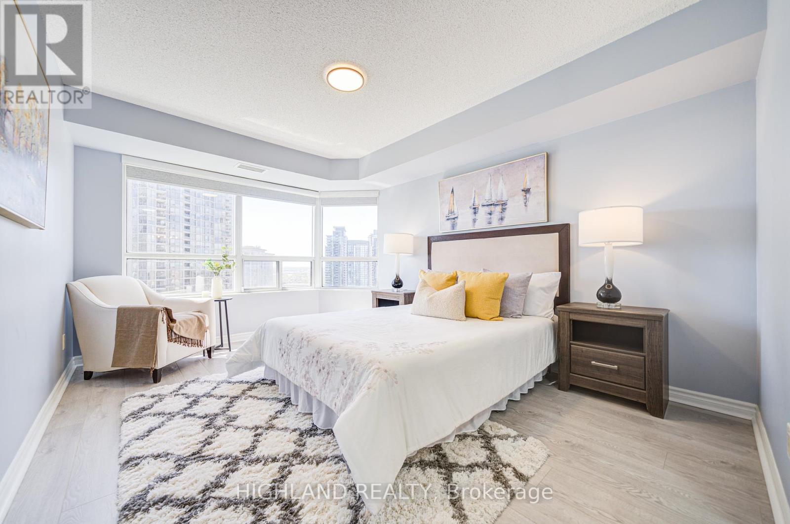 2020 - 25 Kingsbridge Garden Circle, Mississauga (Hurontario), Ontario  L5R 4B1 - Photo 19 - W12192154