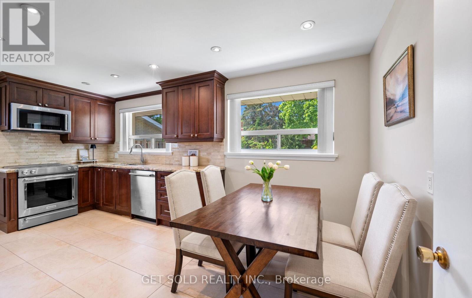 43 Grovetree Road, Toronto, Ontario  M9V 2Y4 - Photo 11 - W12192162