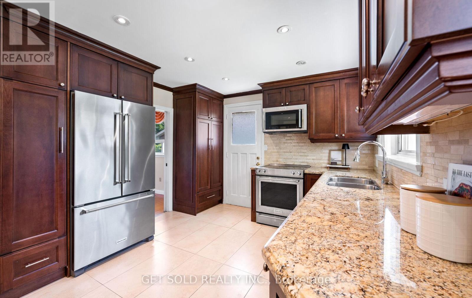 43 Grovetree Road, Toronto (Thistletown-Beaumonde Heights), Ontario  M9V 2Y4 - Photo 12 - W12192162