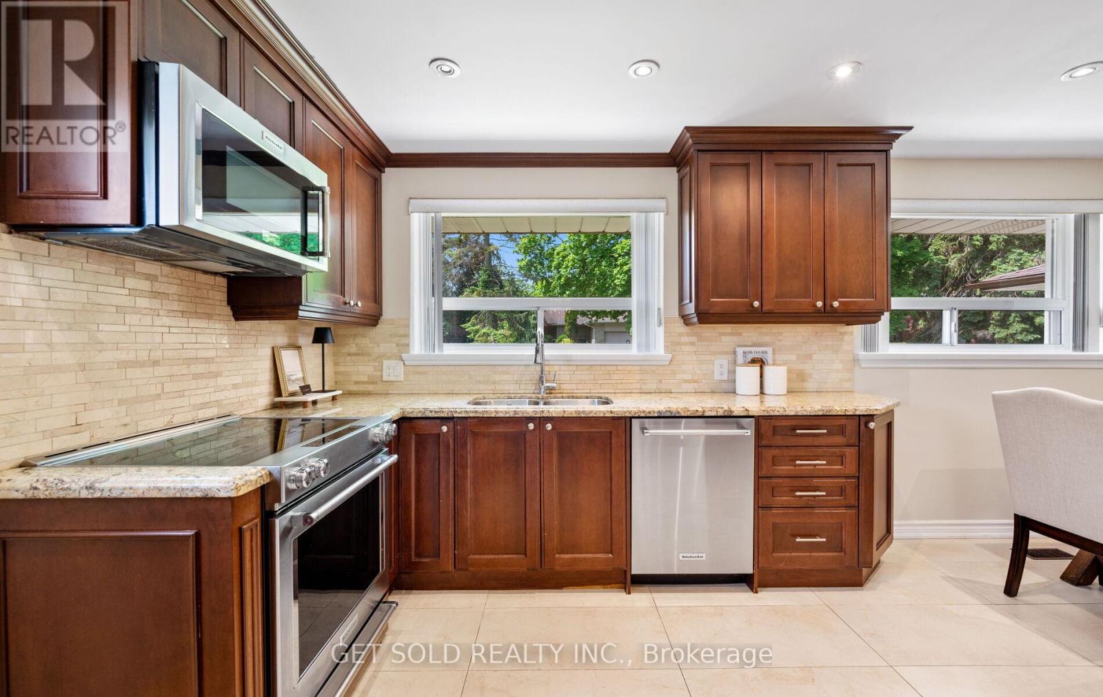 43 Grovetree Road, Toronto, Ontario  M9V 2Y4 - Photo 14 - W12192162