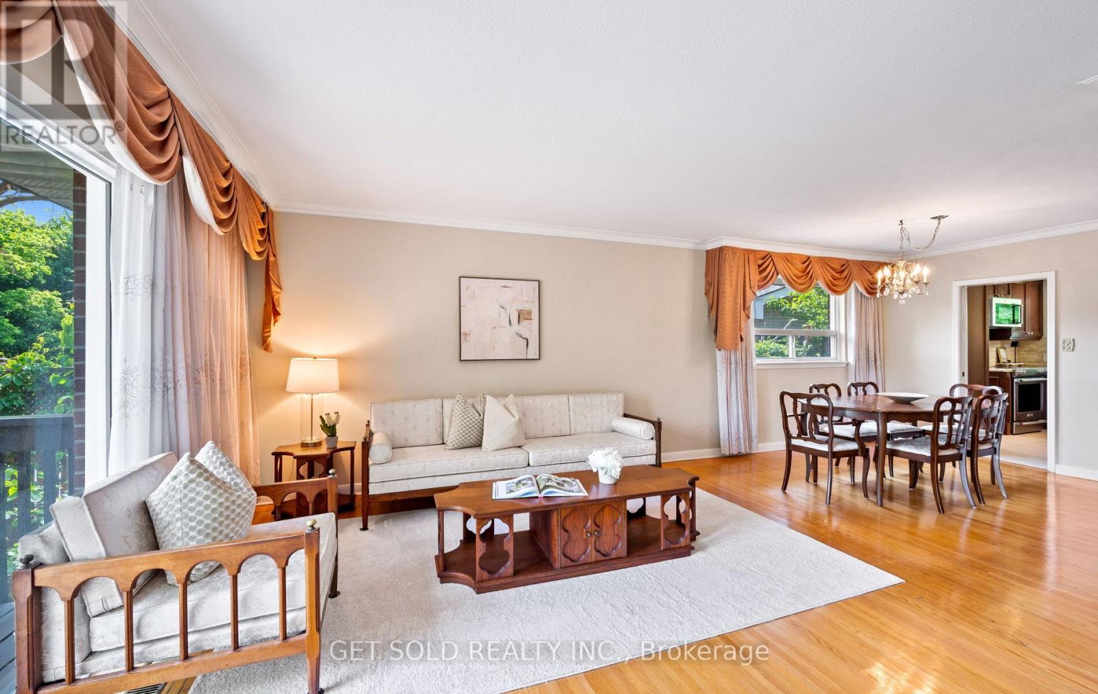 43 Grovetree Road, Toronto, Ontario  M9V 2Y4 - Photo 5 - W12192162