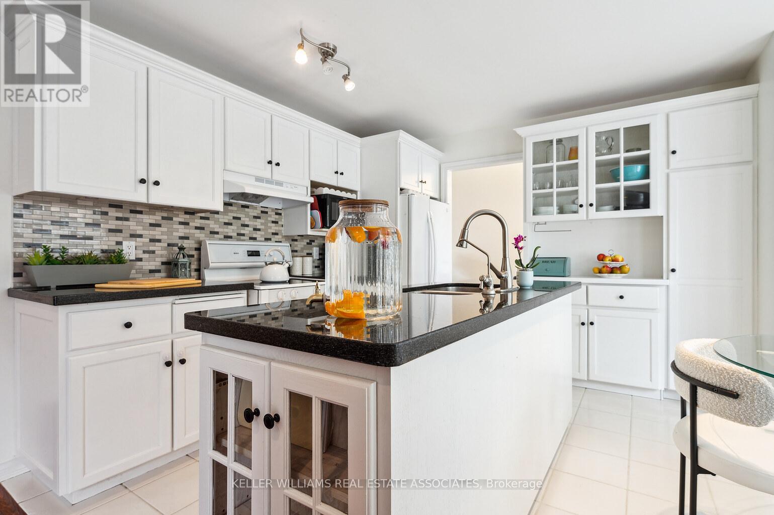 656 Laurier Avenue, Milton (Tm Timberlea), Ontario  L9T 4R5 - Photo 11 - W12192201