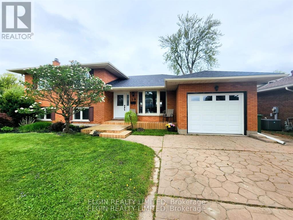 19 HIGH STREET, St. Thomas, Ontario