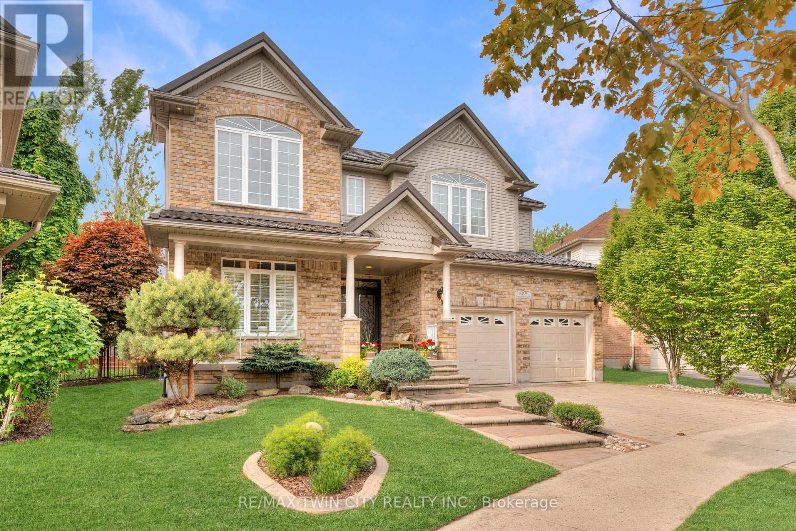 Property at 929 MANORBROOK COURT image 2