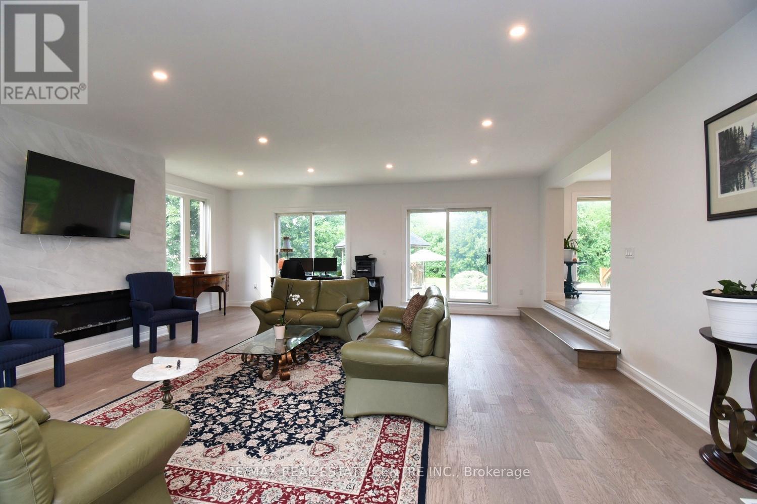 237 Highland Road E, Hamilton, Ontario  L8J 3E6 - Photo 10 - X12192094
