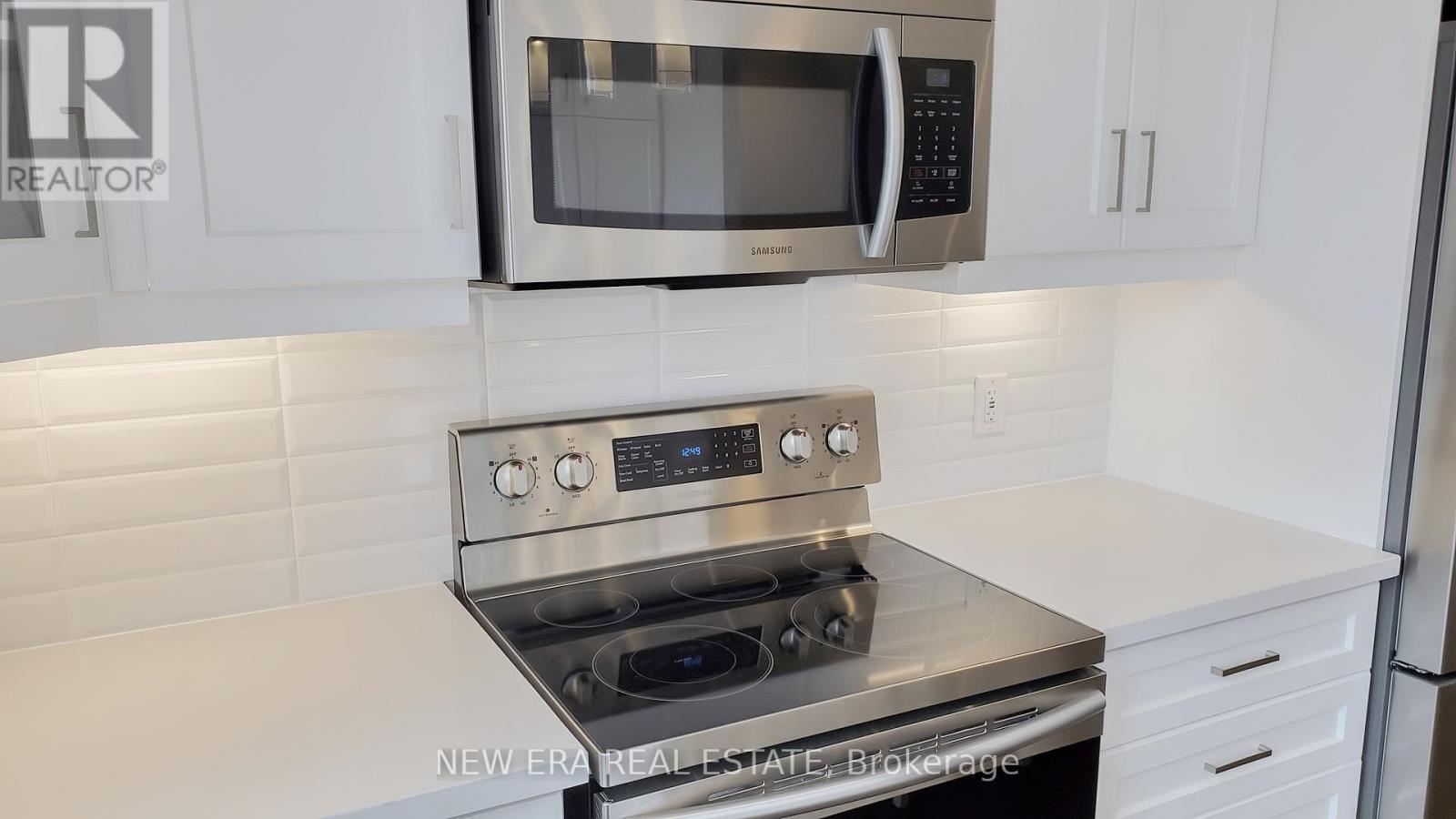 4 Place Polonaise Drive, Grimsby (Grimsby Beach), Ontario  L3M 0H3 - Photo 10 - X12192105