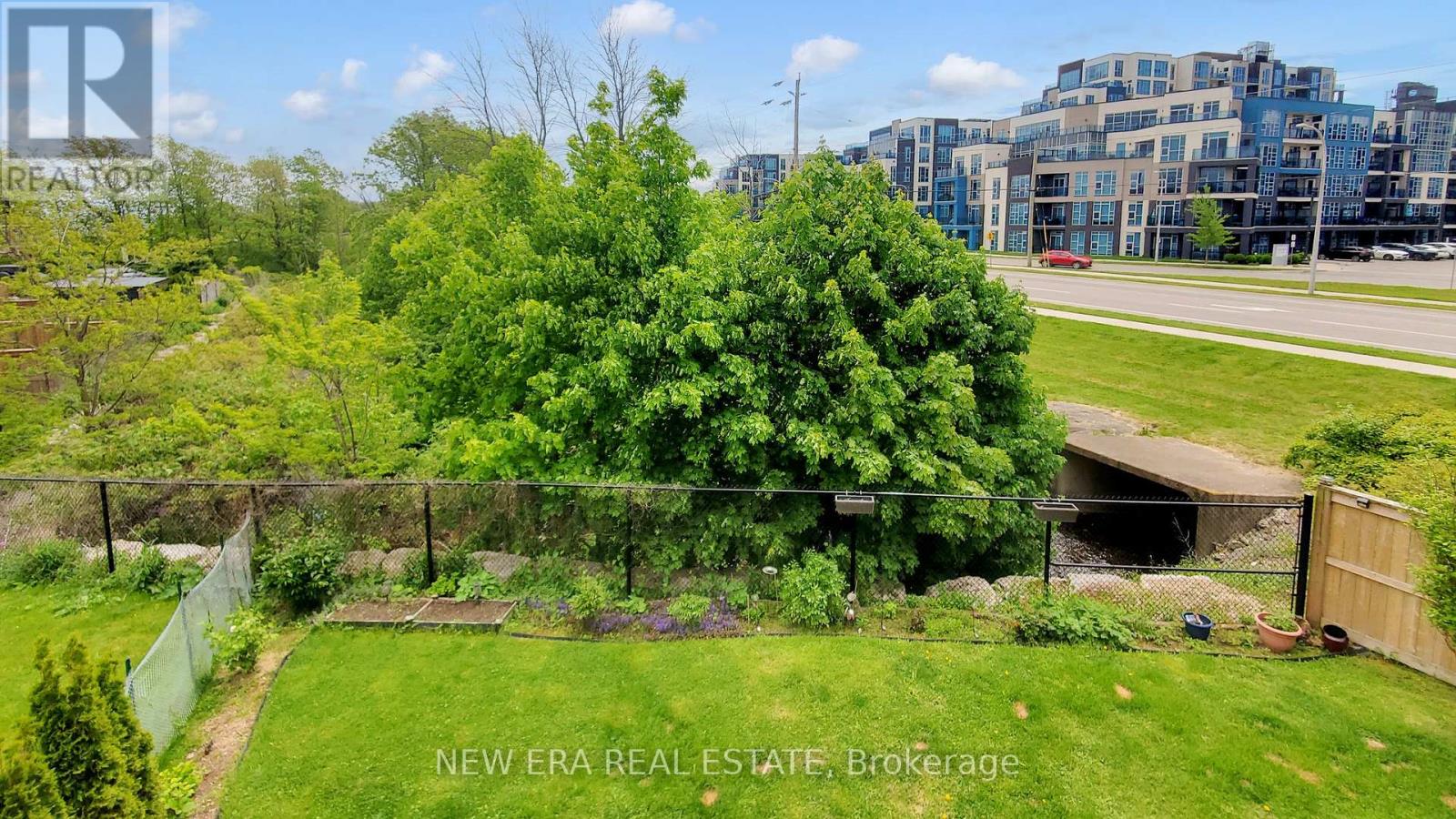 4 Place Polonaise Drive, Grimsby (Grimsby Beach), Ontario  L3M 0H3 - Photo 31 - X12192105