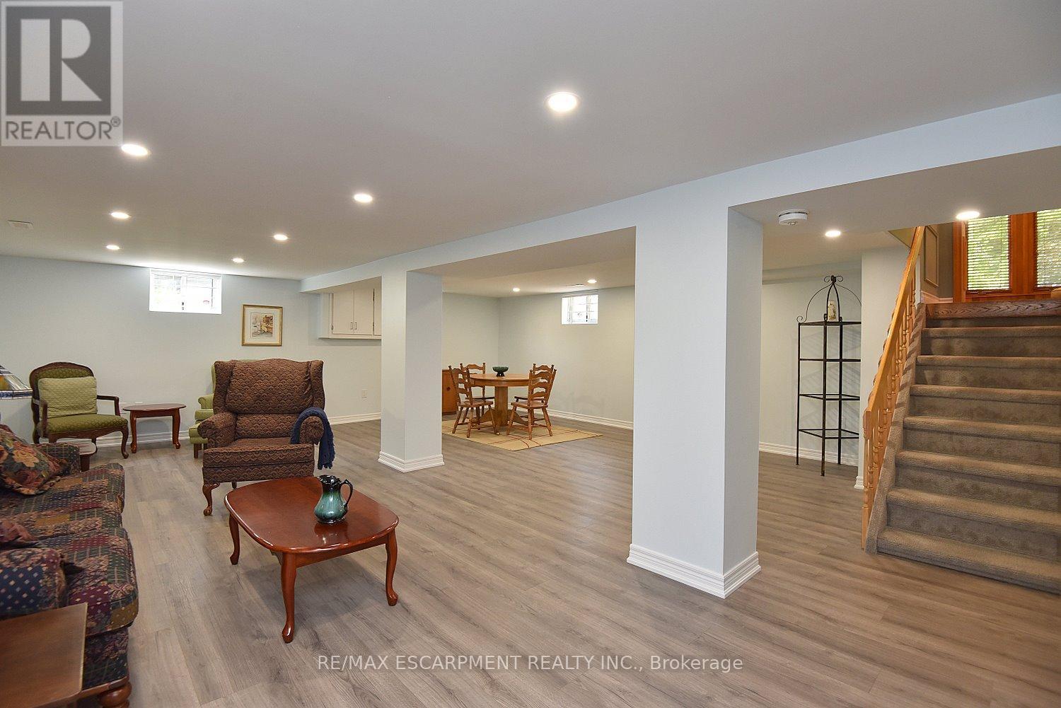 471 Stone Church Road W, Hamilton (Falkirk), Ontario  L9B 1R7 - Photo 37 - X12192173