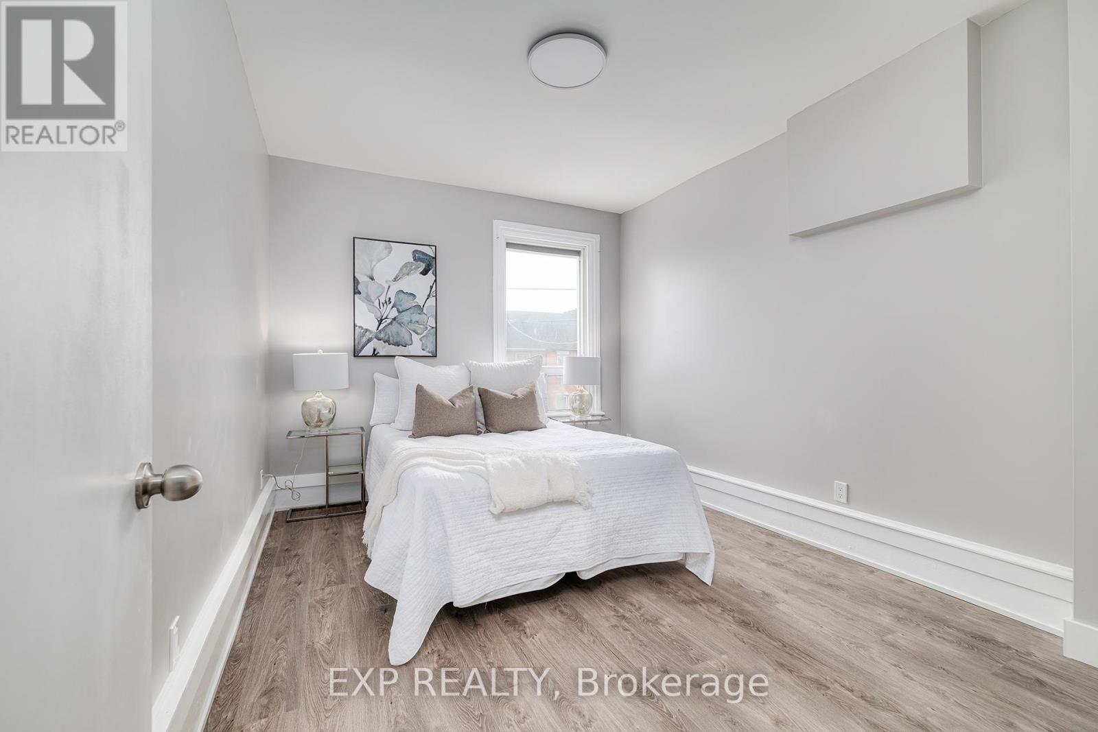 Upper - 125 Cathcart Street, Hamilton, Ontario  L8L 5A1 - Photo 6 - X12192263