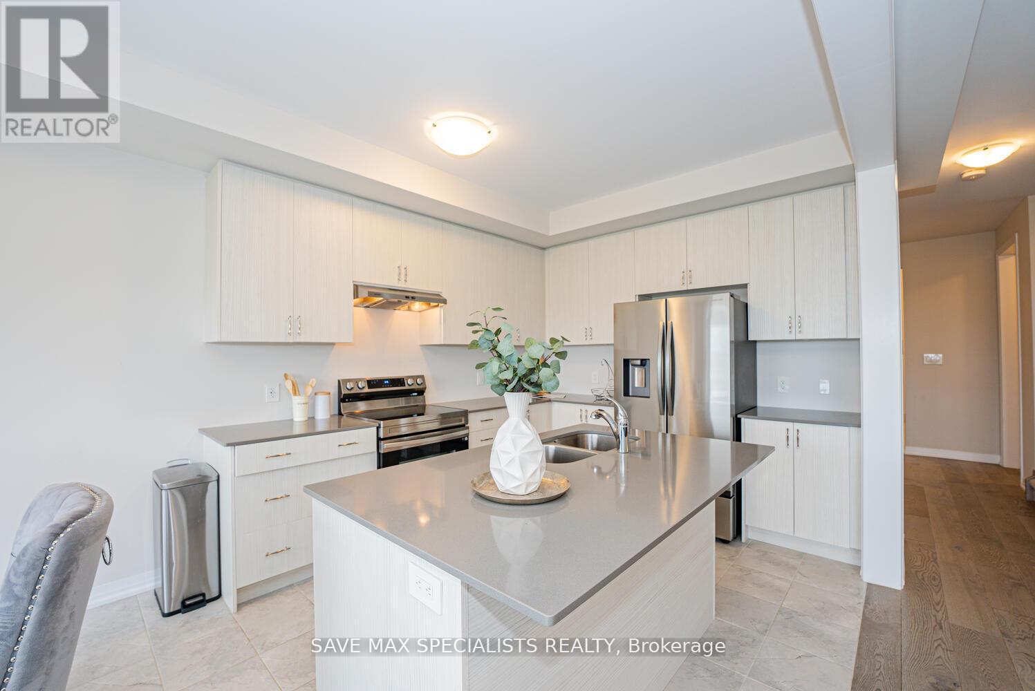 298 Newman Drive, Cambridge, Ontario  N1S 0E1 - Photo 17 - X12192276