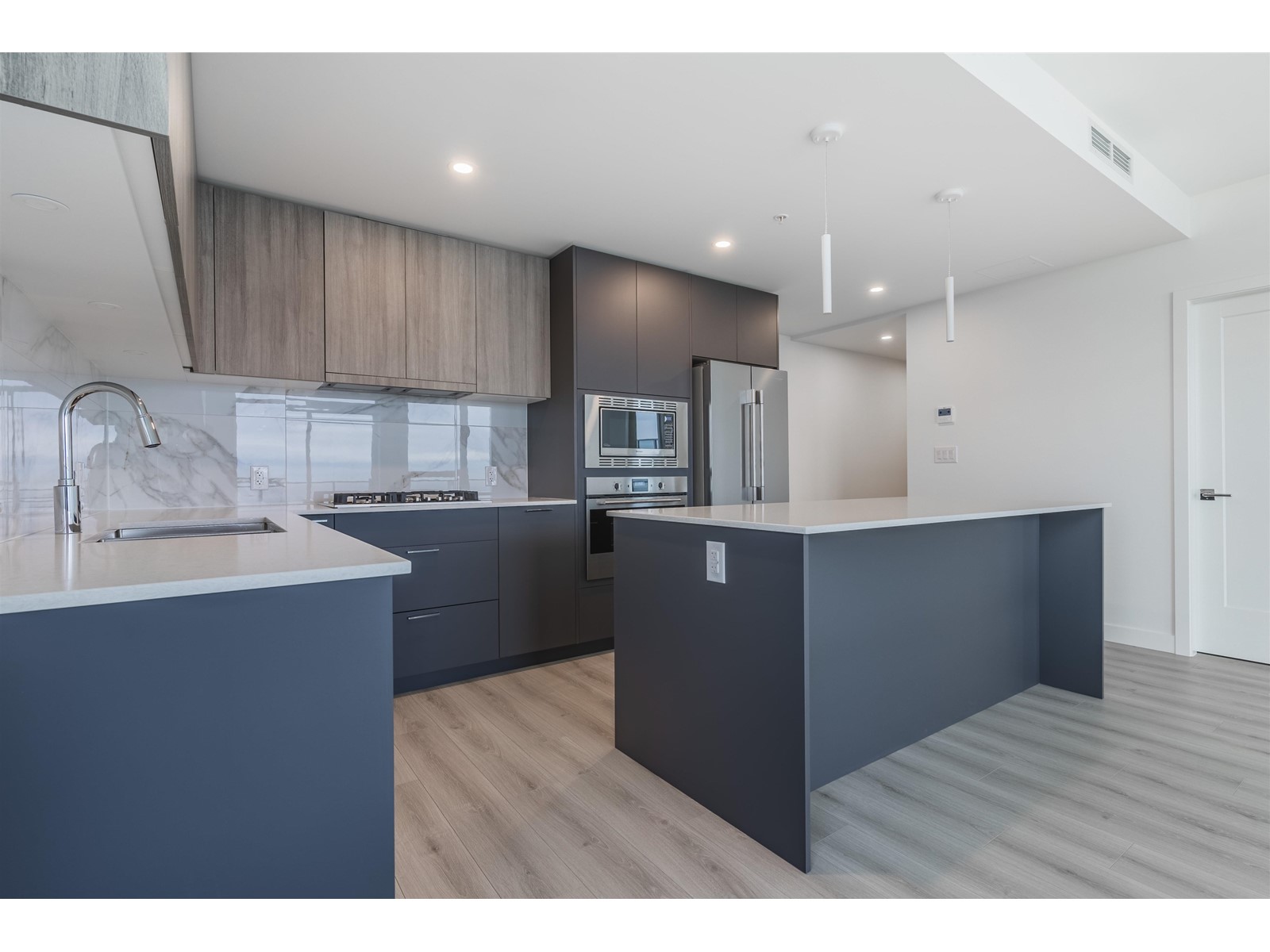 2206 8551 201 Street, Langley, British Columbia  V2Y 3Y4 - Photo 5 - R3009716