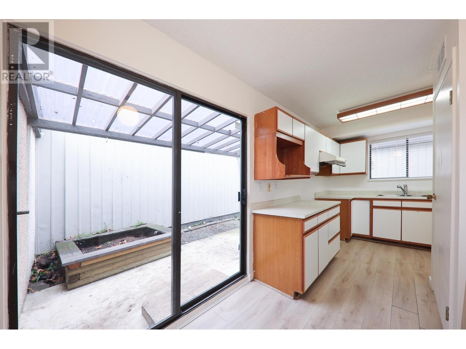 864 Pinebrook Place, Coquitlam, British Columbia  V3C 4B9 - Photo 13 - R3010468
