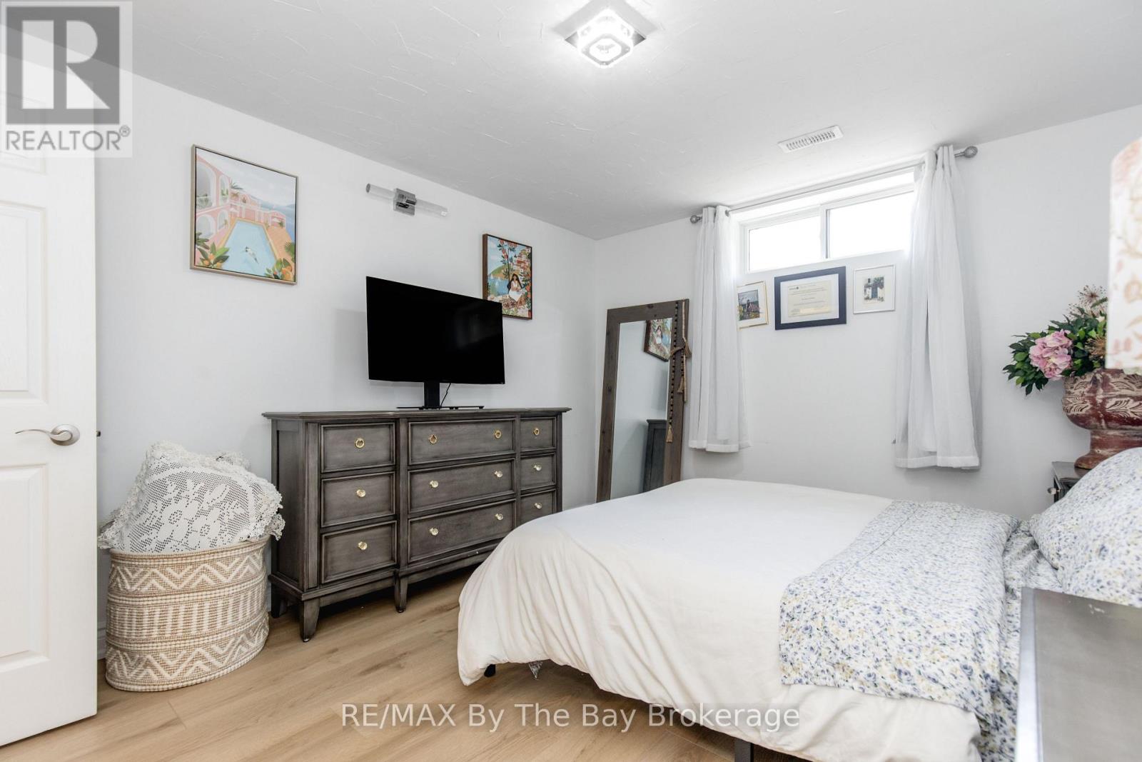 25 Britton Court, Wasaga Beach, Ontario  L9Z 1C1 - Photo 41 - S12192332