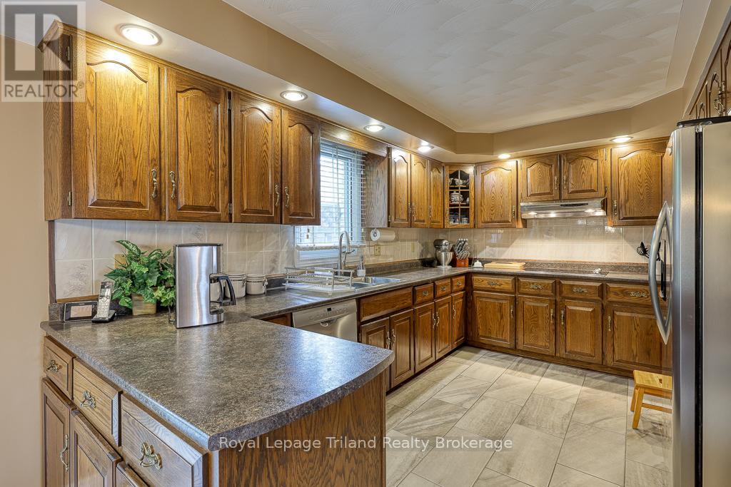 14 Blackfoot Place, Woodstock, Ontario  N4T 1E2 - Photo 11 - X12192387