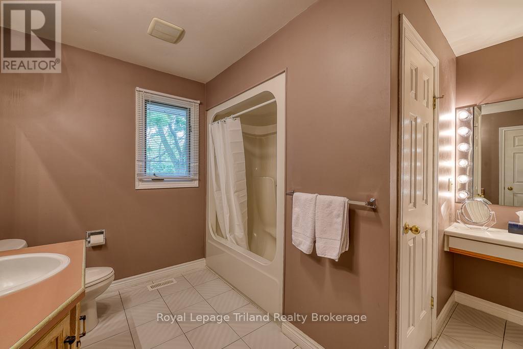14 Blackfoot Place, Woodstock, Ontario  N4T 1E2 - Photo 26 - X12192387