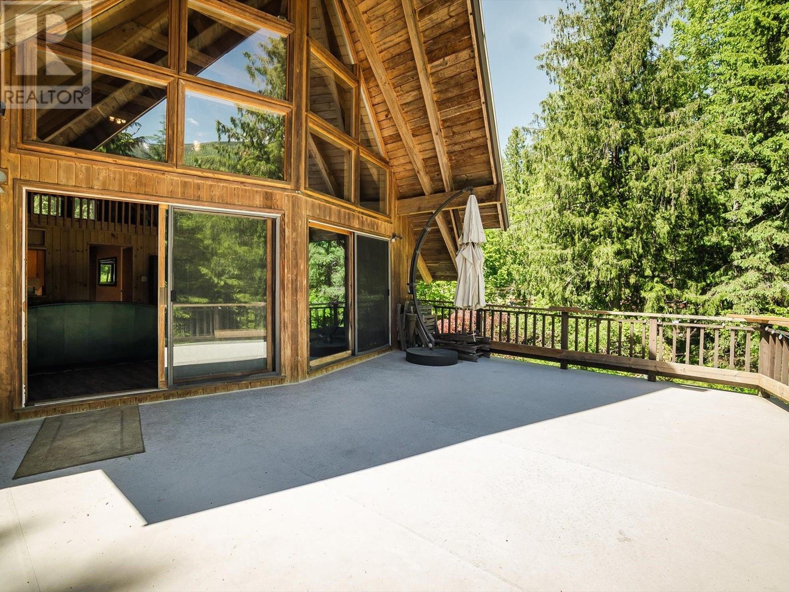 16246 Wadds Road, Crawford Bay, British Columbia  V0B 1E0 - Photo 14 - 10350521