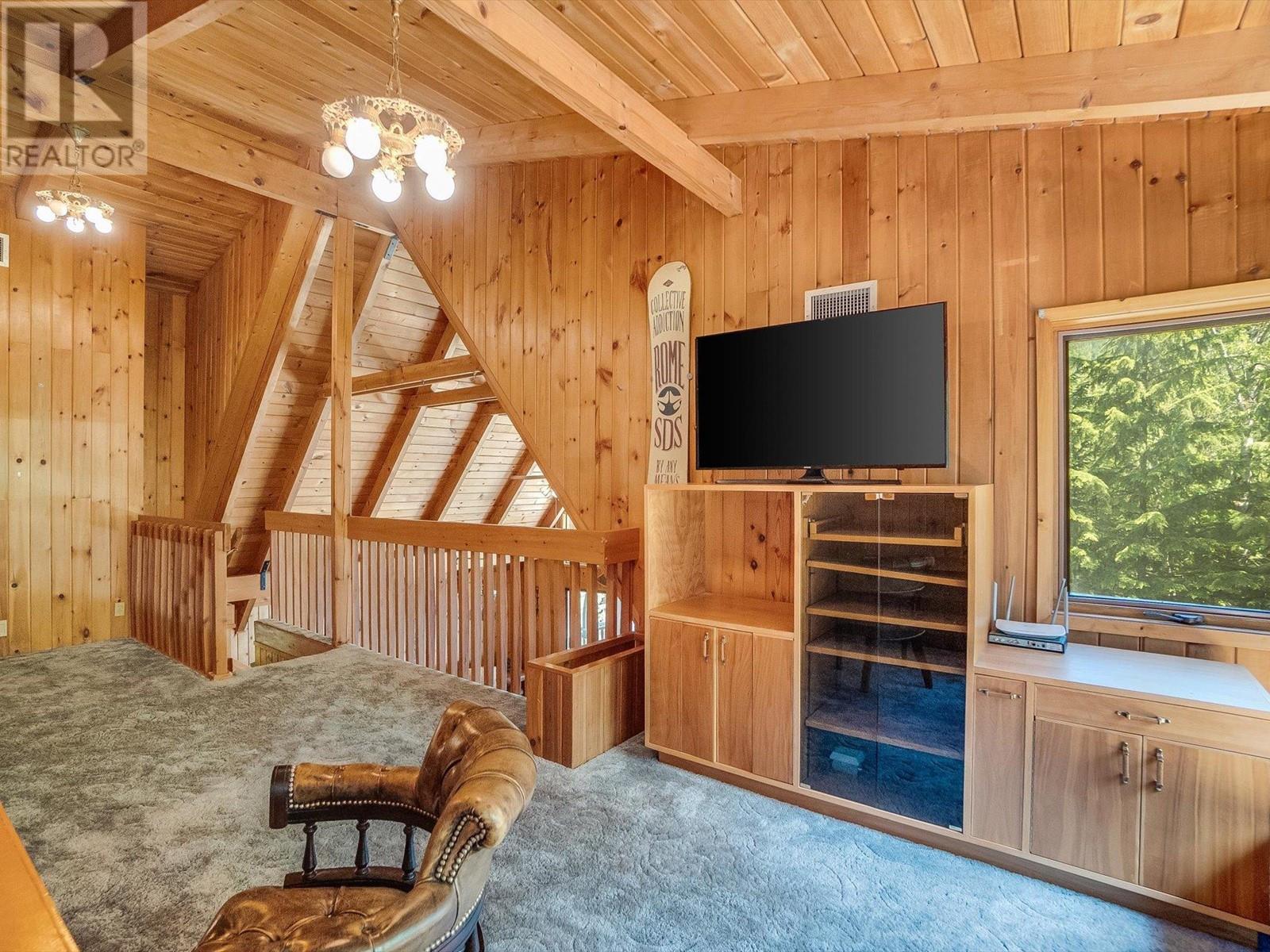 16246 Wadds Road, Crawford Bay, British Columbia  V0B 1E0 - Photo 17 - 10350521