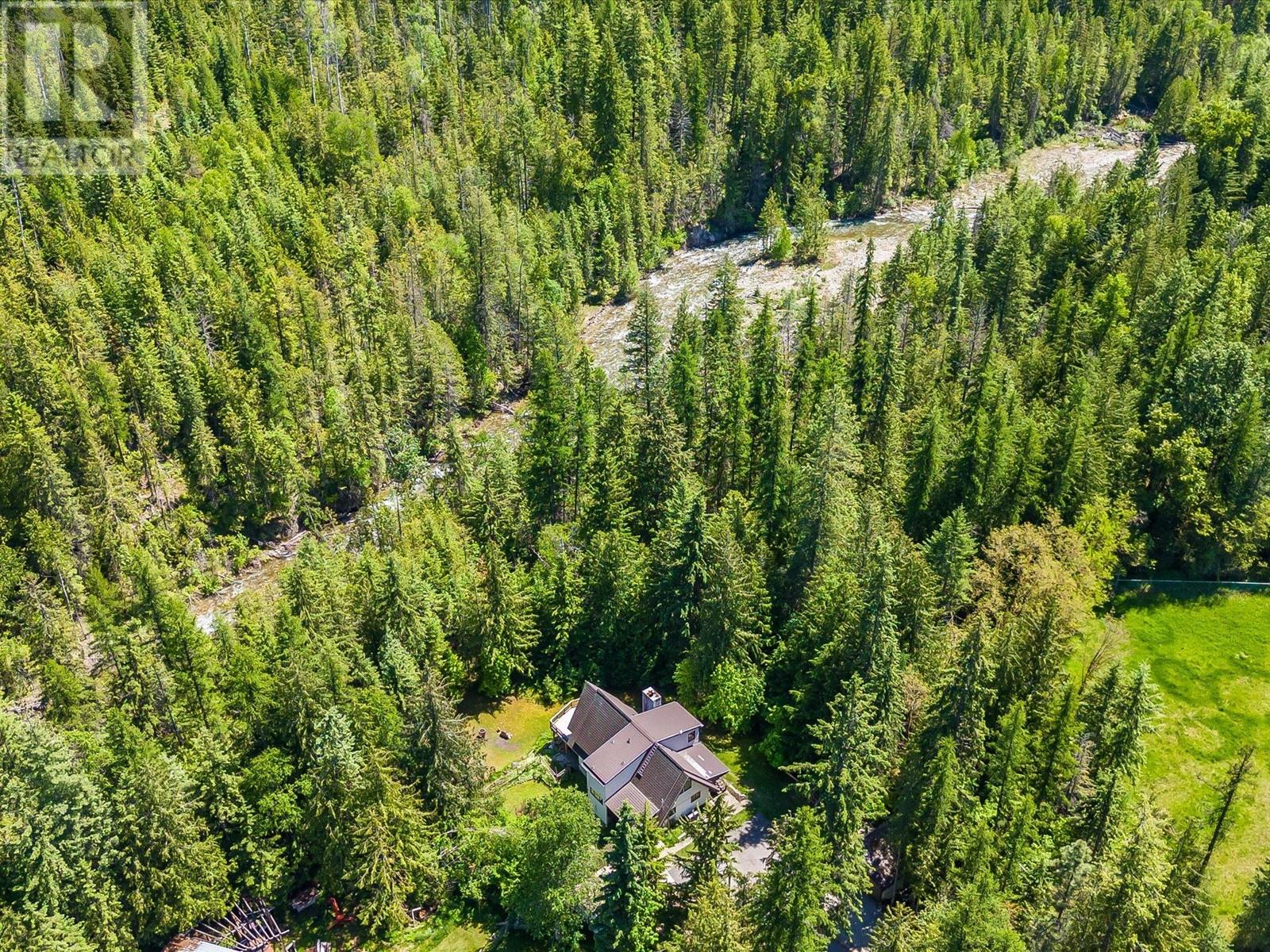 16246 Wadds Road, Crawford Bay, British Columbia  V0B 1E0 - Photo 3 - 10350521
