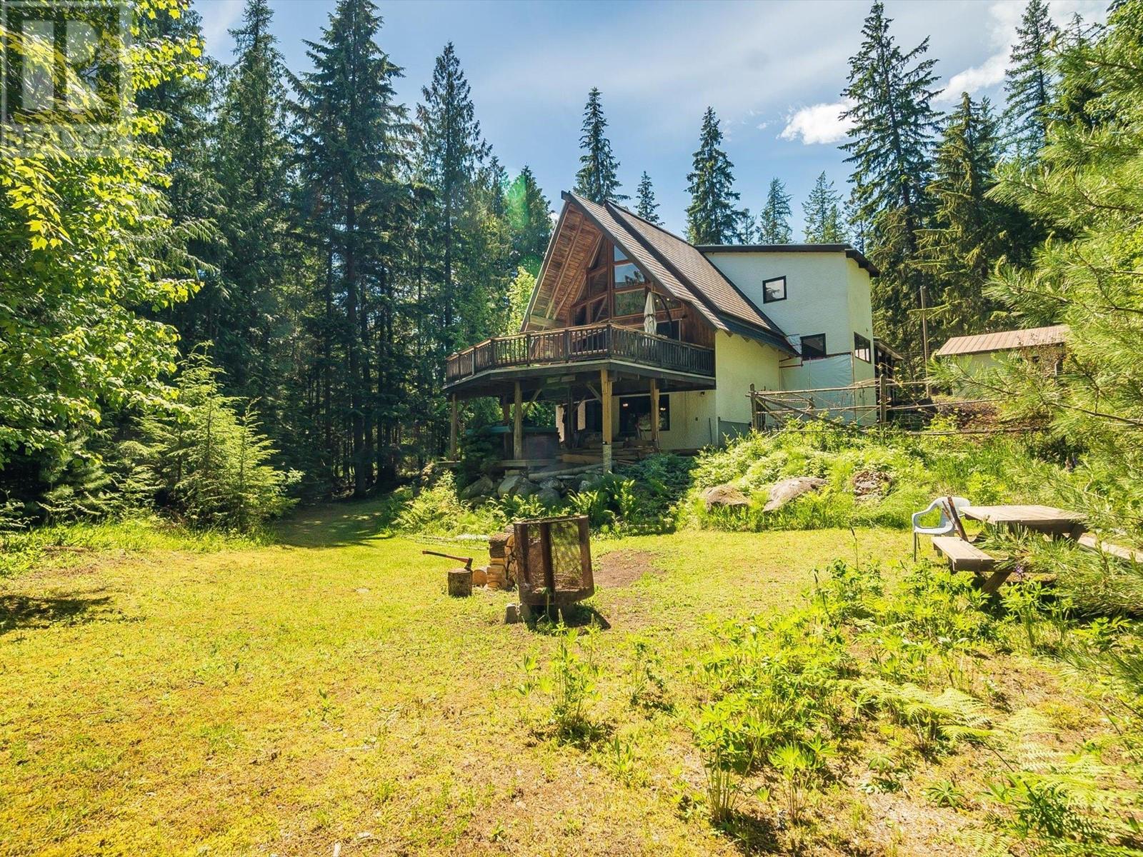 16246 Wadds Road, Crawford Bay, British Columbia  V0B 1E0 - Photo 4 - 10350521