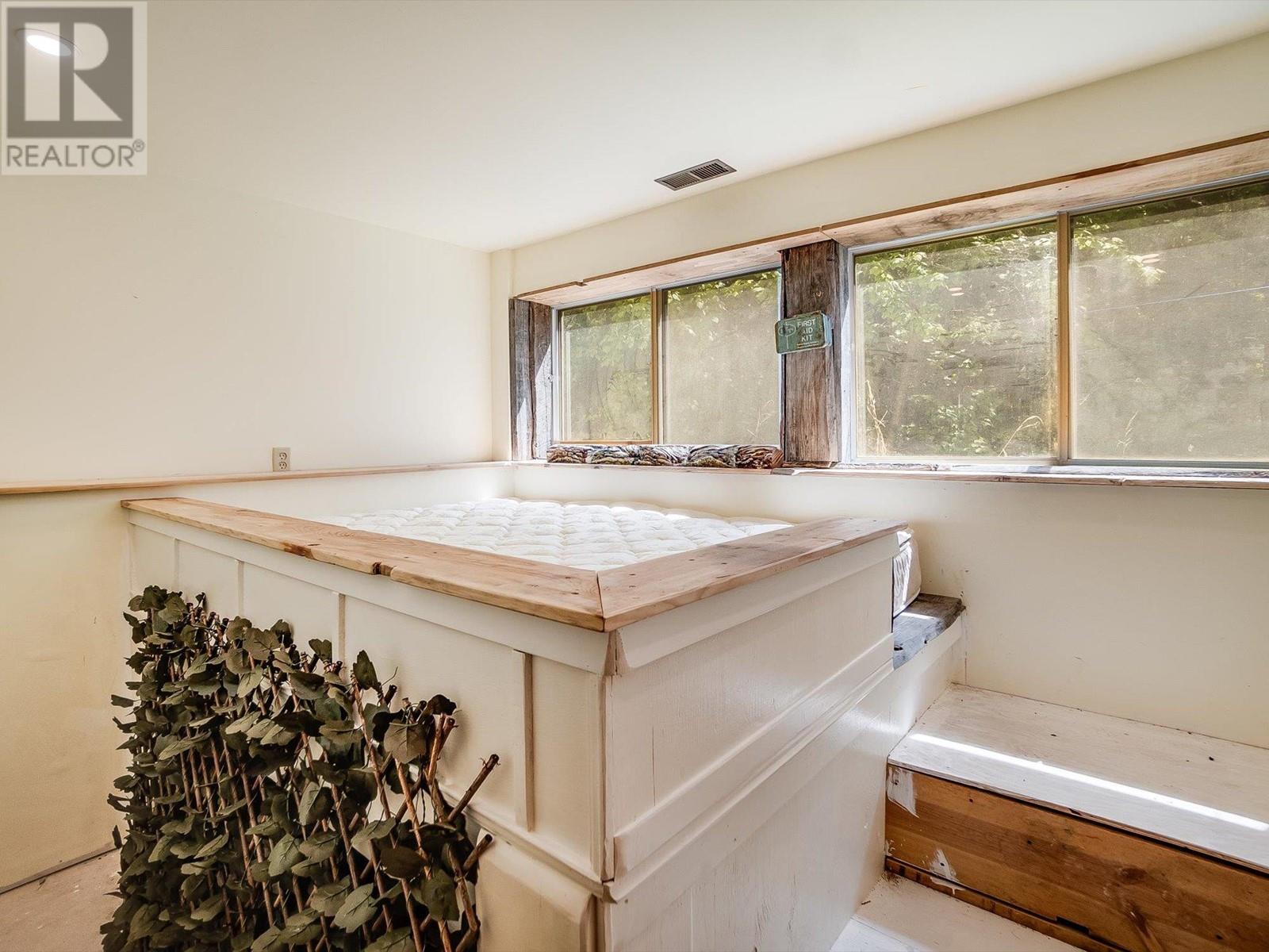 16246 Wadds Road, Crawford Bay, British Columbia  V0B 1E0 - Photo 44 - 10350521